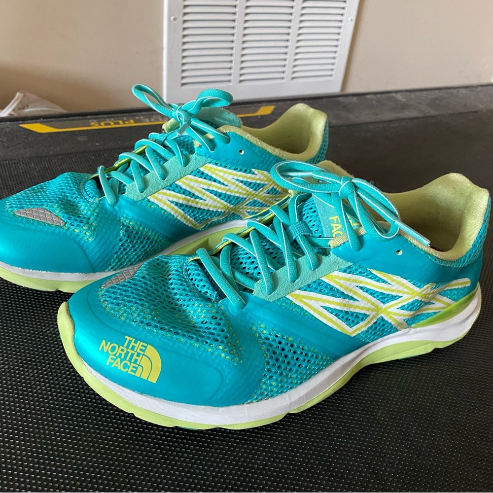 North face tennis shoe